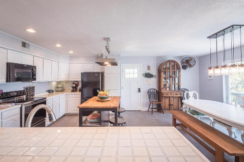 Lakeside Villa image 2